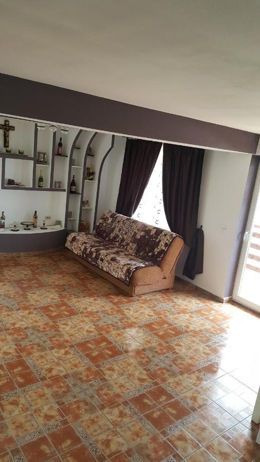 La Curtea Argeseana Habitación en casa particular *